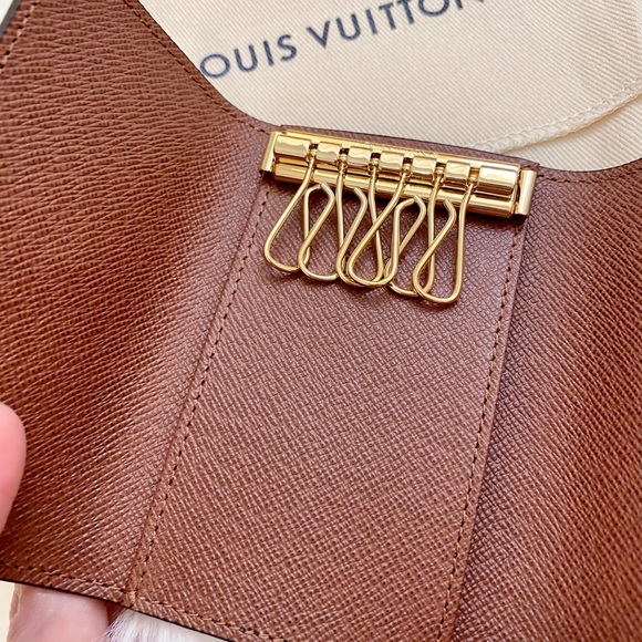 ❌SOLD❌NWT Louis Vuitton Key 6 Holder, M62630 - Picture 6 of 15